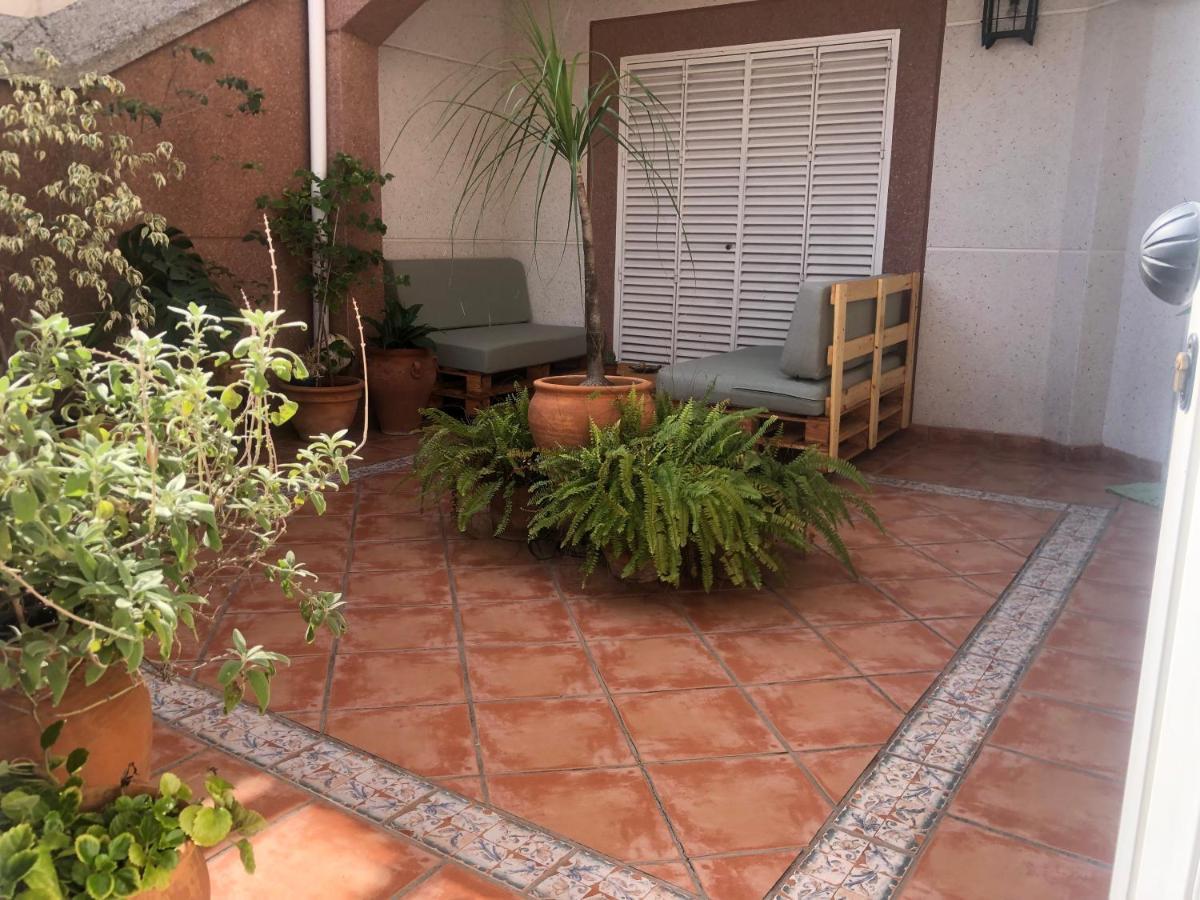 Apartamento Familia Anfitriona Acoge Sevilla Exterior foto